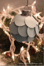 DIY Ombre Christmas Ornament for the Christmas tree