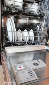 Clean your dishes to sparkling shine Finish® Power & Free™ Quantum #cleaning