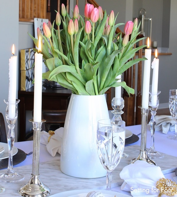 Spring Tulip Centerpiece idea: Are you craving a cheery Springtime feeling for your home right now? See these 10 minute decor ideas to transition your home for Springtime!