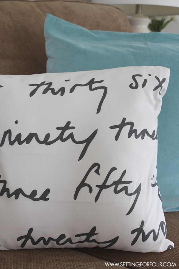 DIY Five Minute Pillow Cover to Make #QuickandEasy