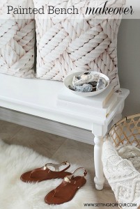 See this amazing Painted Bench Makeover and tutorial - this is such an easy DIY Home Decor project! Use it with a dining table or in a foyer!