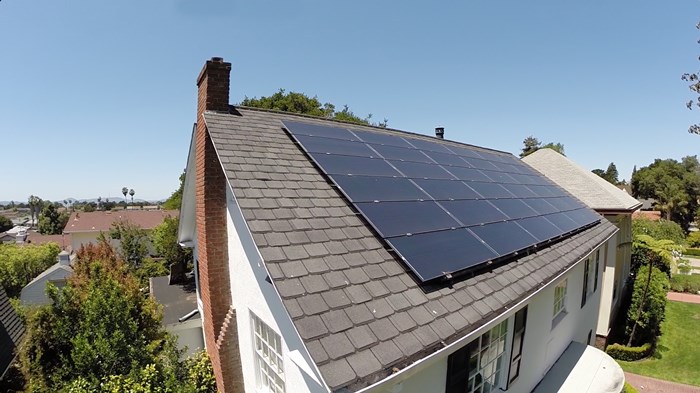 Save money on your Electricity Bills with these stylish Solar Panels! #solar #sp