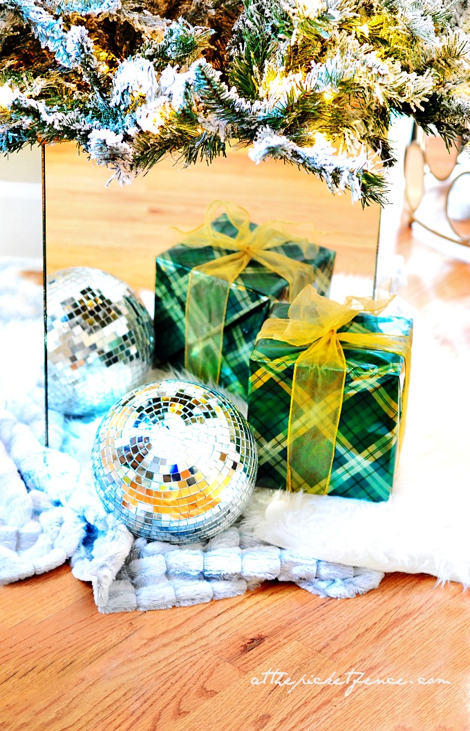 10 Plus DIY Christmas Tree Containers - Setting for Four