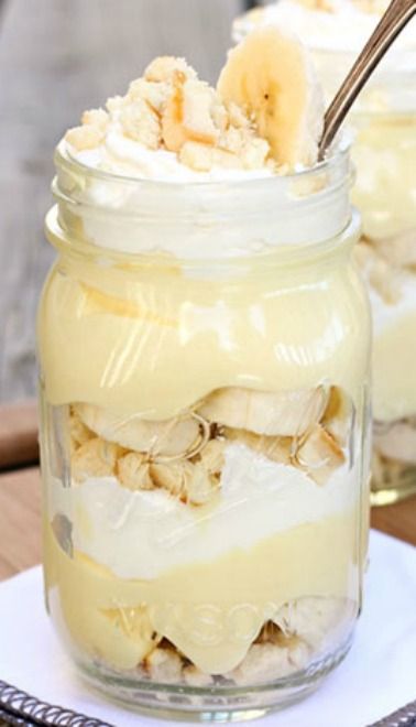 Layered Mason Jar Butter Cookie and Banana Pudding