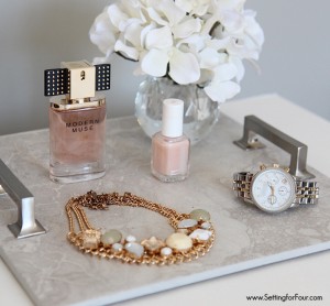 This is such a clever OUT OF THE BOX diy decor idea! See this easy DIY Tray tutorial to learn how to make a beautiful tray using gorgeous cabinet hardware and floor tile. Use for storage and display!