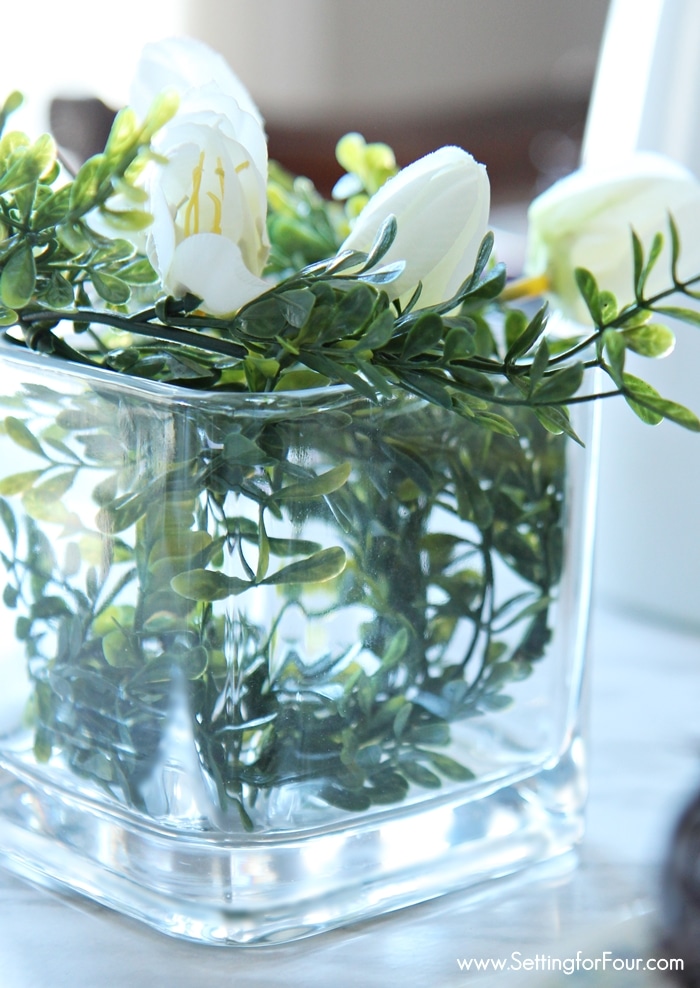 Spring Boxwood Centerpiece idea: Are you craving a cheery Springtime feeling for your home right now? See these 10 minute decor ideas to transition your home for Springtime!