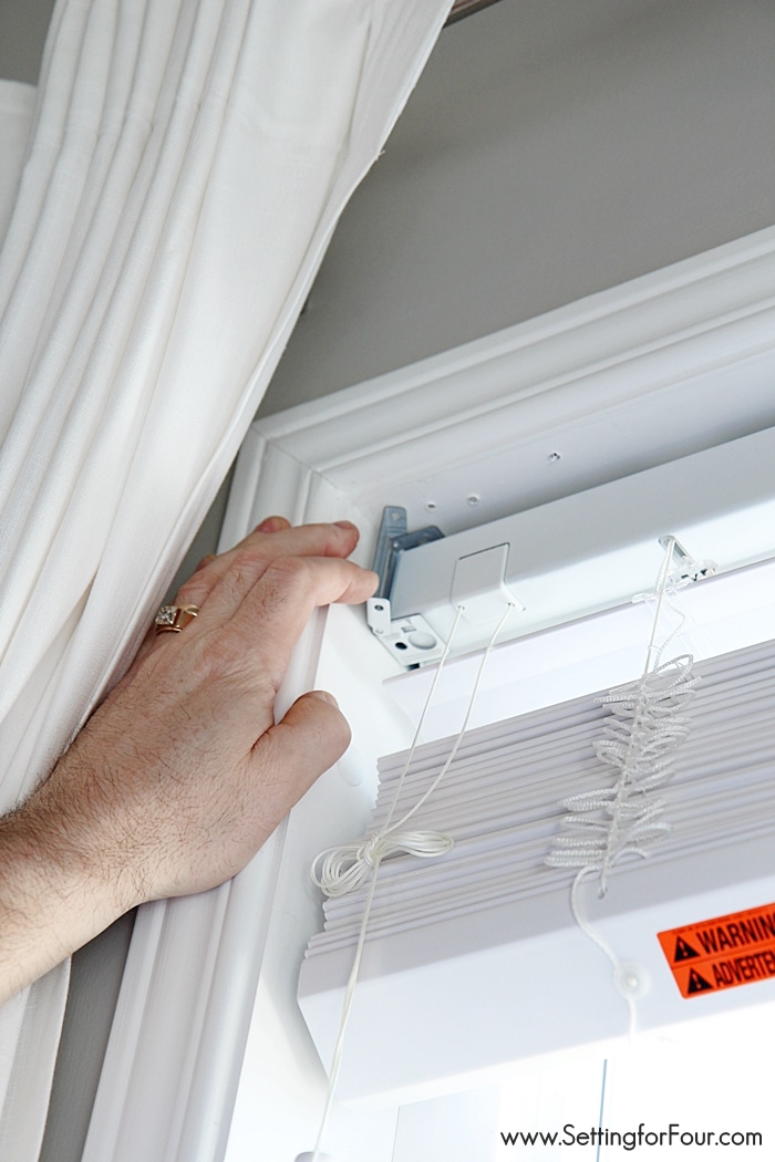 Family Room window treatment makeover - how to install horizontal blinds