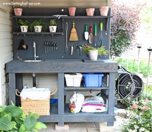 DIY Pallet Potting Bench