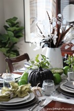 Fall Centerpiece and tablesetting decor ideas.