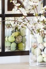 Get fast and fabulous 10 minute DIY Easter decor ideas to give your home a fresh look in record time! See these gorgeous Easter centerpiece, wreath and table ideas.