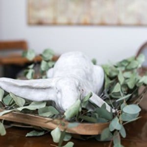 Simple Easter Bunny Centerpiece