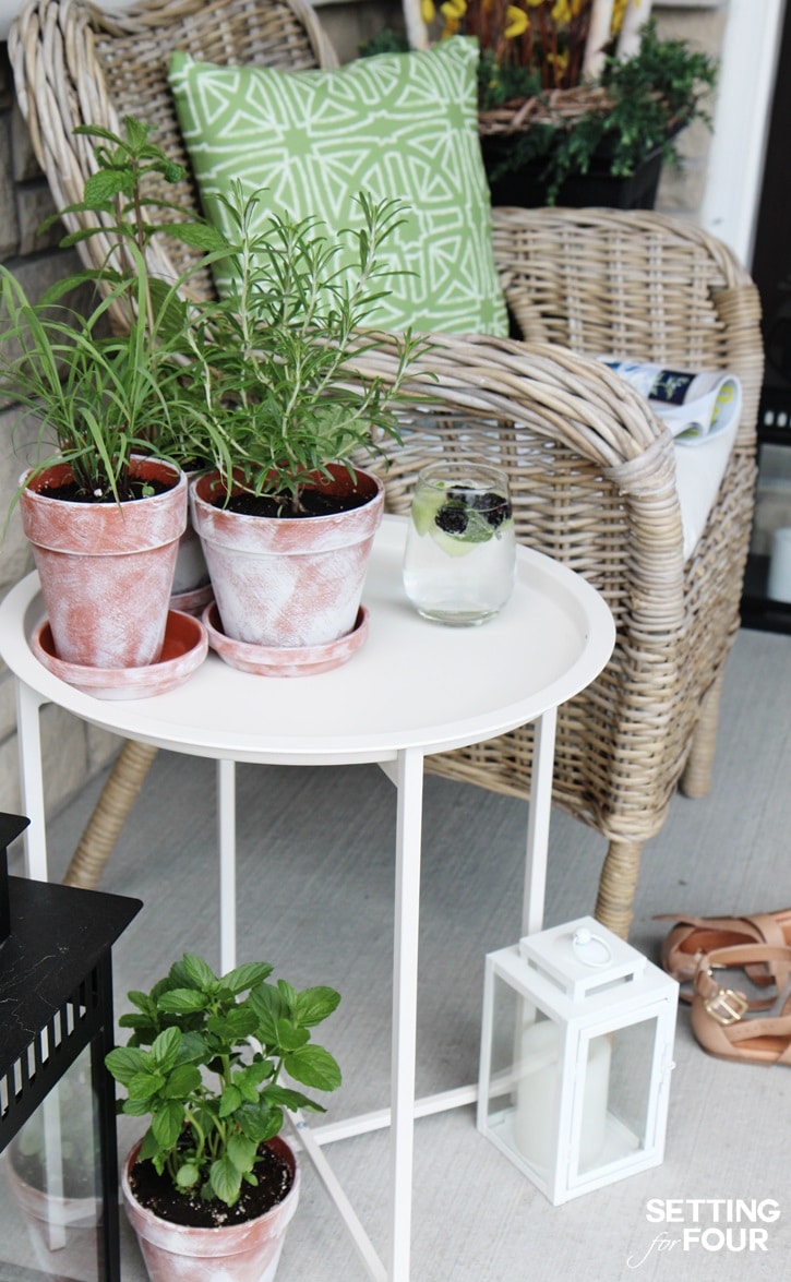 Learn how to make QUICK AND EASY DIY Whitewashed Terra Cotta Pots in just 10 minutes to plant herbs, flowers and succulents! See the tutorial and supply list to make them for your home or as beautiful gift ideas! Use them to decorate your home indoors or outside on your porch, patio or deck. 