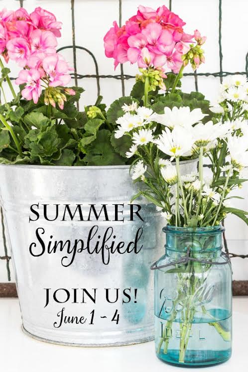 Simple Summer decor projects for your home- see all 20 DIY decor ideas and be inspired to decorate your outdoor summer spaces the simplified way! 