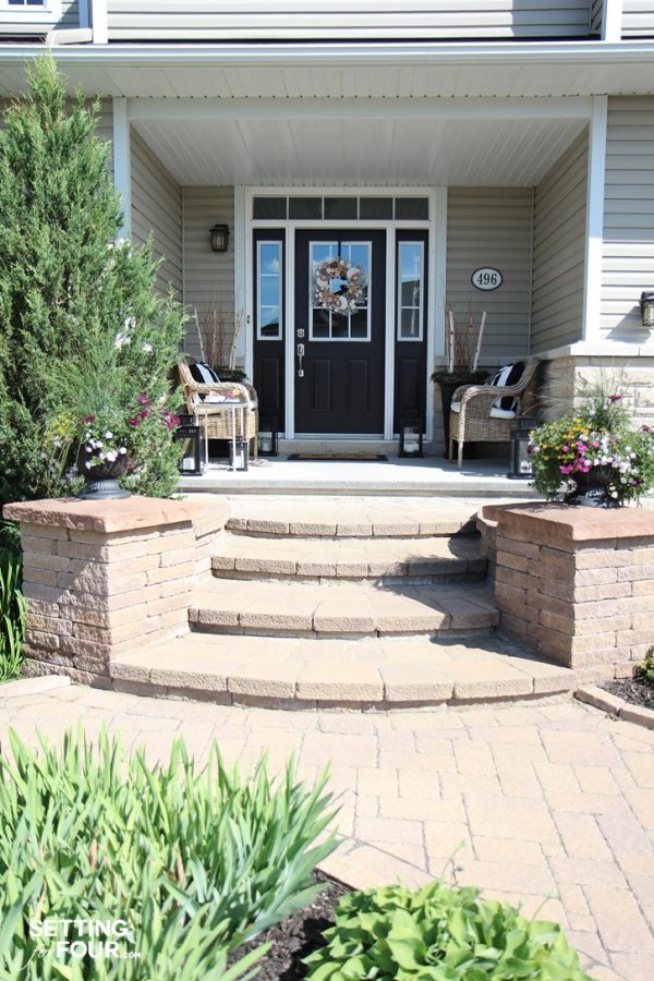 Beach Style Decorating Ideas - Coastal Home Tour - Setting for Four