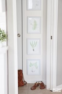 How to decorate an awkward wall space with a gorgeous DIY Gallery Wall of Botanical Prints! Add a touch of nature to your space with these FREE fern prints - I show you how to hang them too!