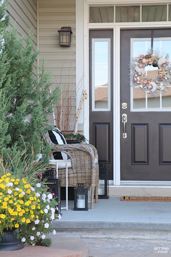 How to decorate with lanterns indoors and outdoors! Lanterns look beautiful on a front porch!