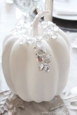 Make this EASY DIY glam pumpkin for your fall and Halloween home decor!