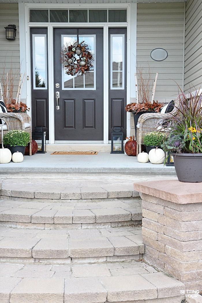 Welcome to my Fall Home Tour Part 2 - my Fall Front Porch! See my Fall Front Porch decorating ideas.