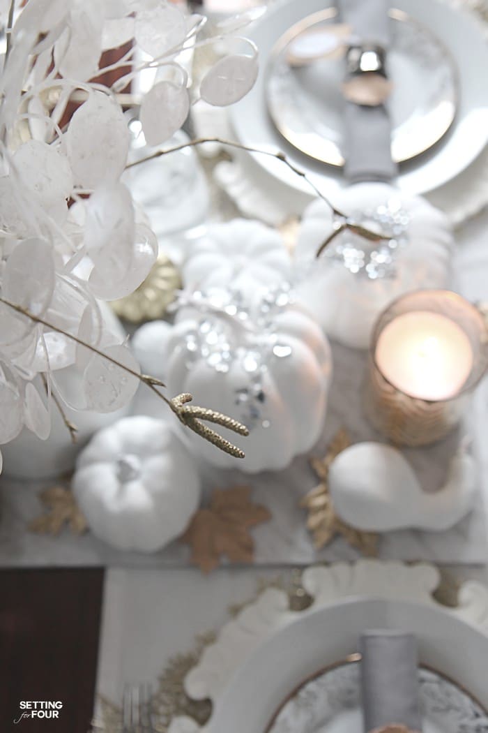 Botanical centerpiece idea using silver dollar plants and twigs! Easy DIY decor idea! #diy #centerpiece #flower #arrangement #floral #table 