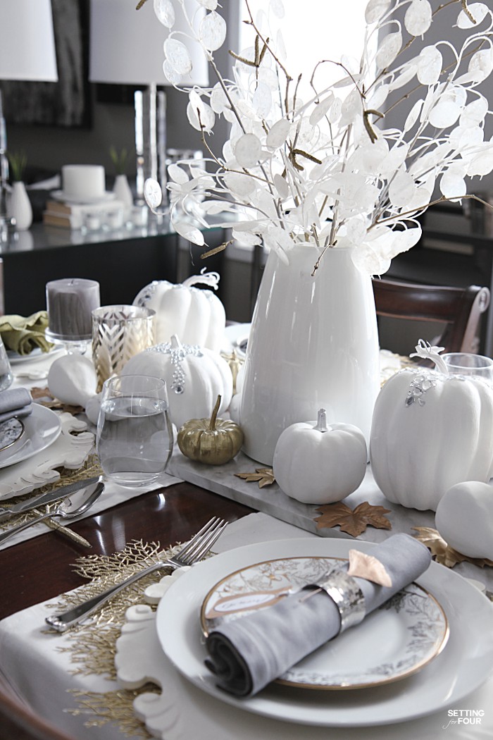 Easy and cheap thanksgiving table decor ideas - DIY glam sparkly pumpkins! #diy #cheap #pumpkin #table #decor 