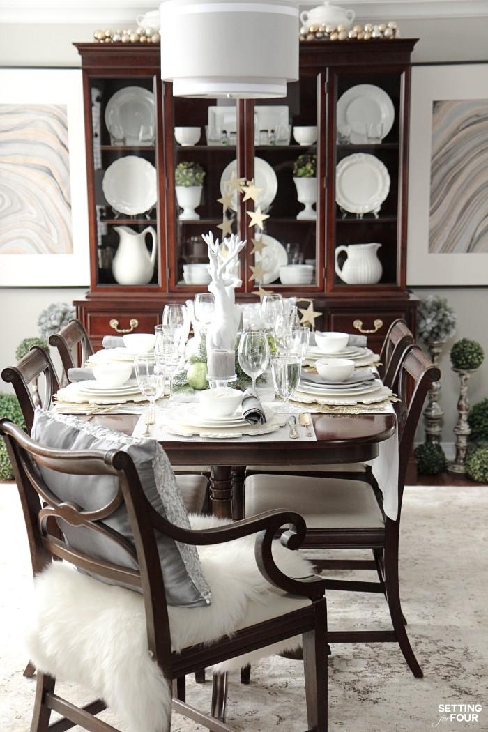 Christmas dining room and table setting decor ideas.