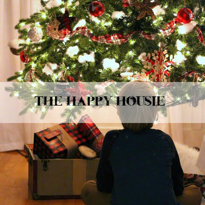 Christmas Lights at Night Home Tour at The Happy Housie blog.