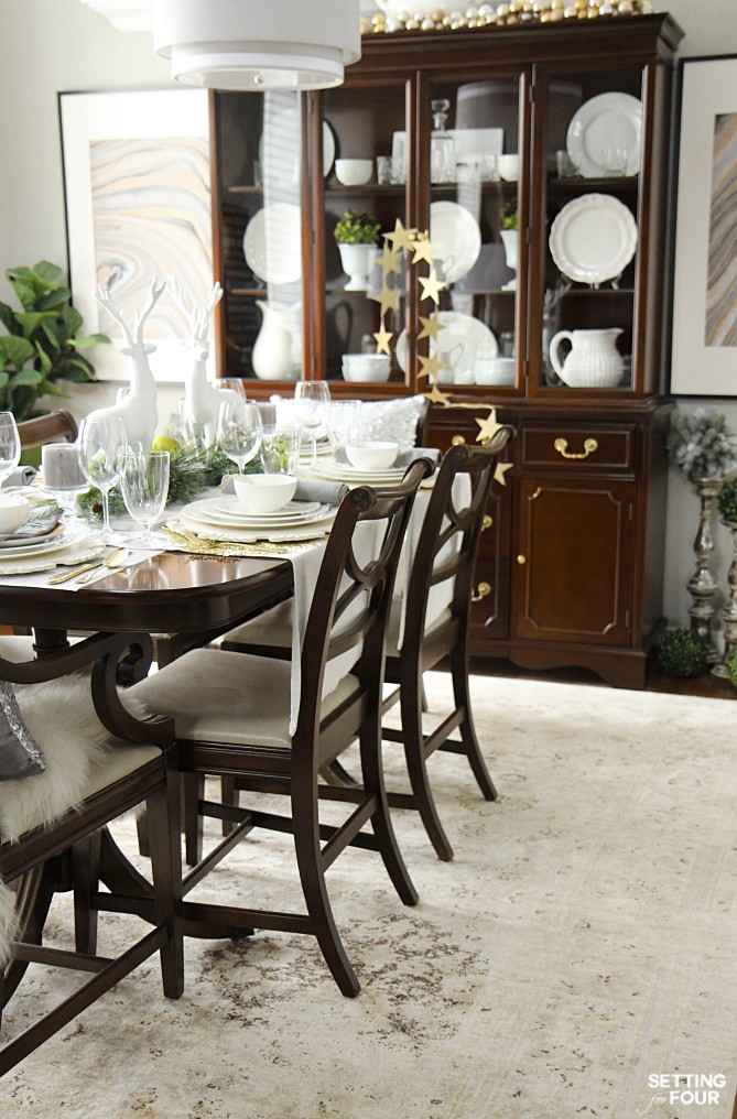 Christmas Home Decor Ideas: See this design bloggers holiday dining room and elegant white and gold tablesetting!