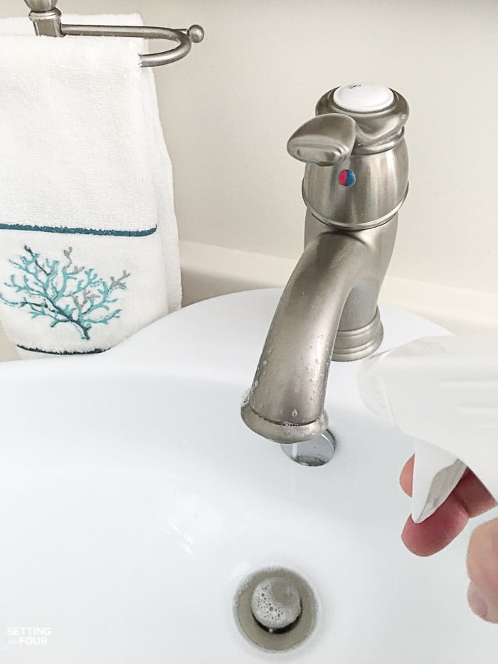 How To Deep Clean Your Bathroom from top to bottom in 5 Steps. Get a thorough clean, remove germs and stains.