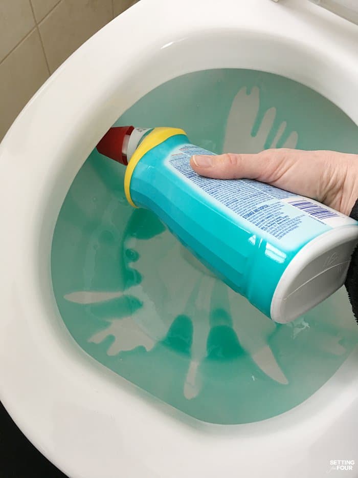 How To Deep Clean Your Bathroom from top to bottom in 5 Steps. Get a thorough clean, remove germs and stains.