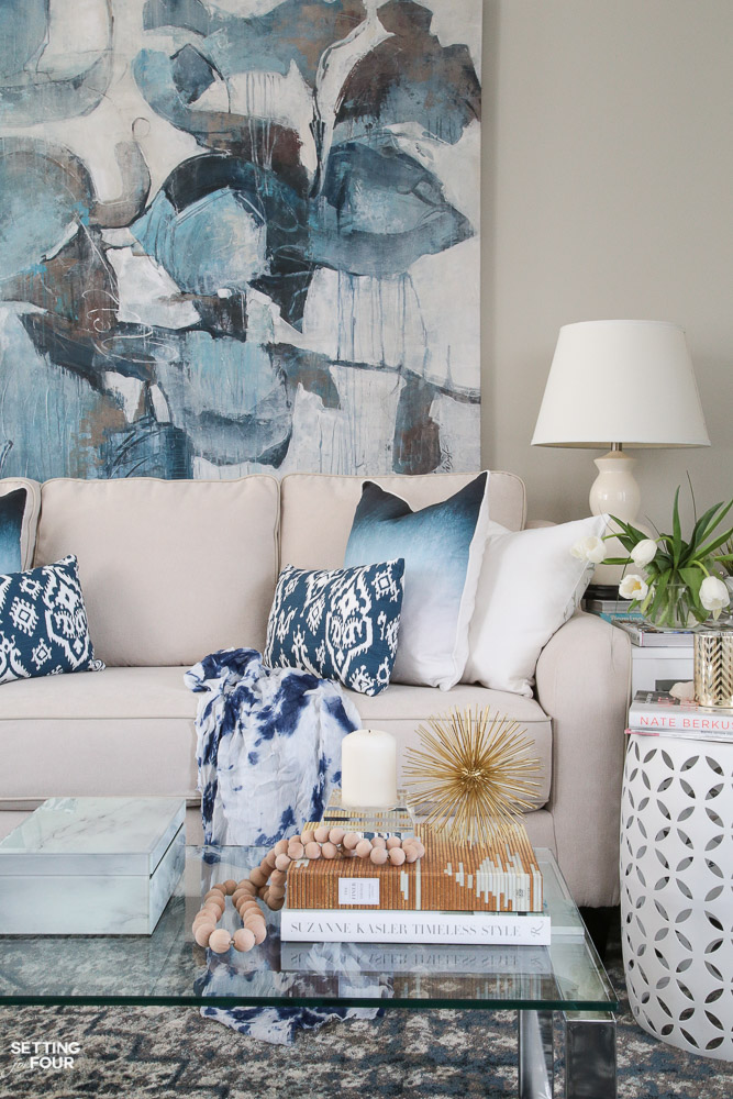 Large oversized art is a design trend for 2018! See all 10 trends in this amazing article where you'll learn how to add them to your home!