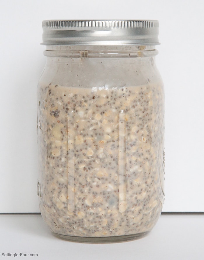 How to Make Healthy Overnight Oats In A Jar- so quick and easy!