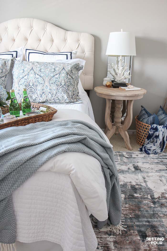 See the 12 ways to create a COZY guest bedroom your company will LOVE! : Add a cozy rug for the feet.