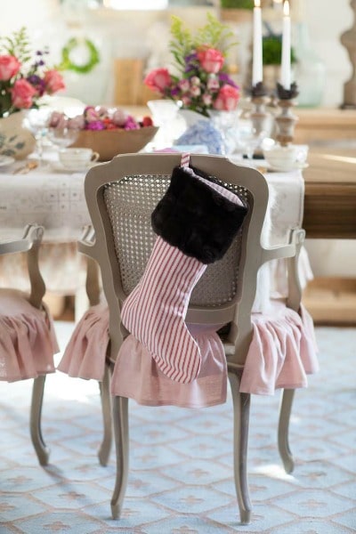 Love this! See how to create this Beautiful Pink French Farmhouse Christmas Table Decor! Easy DIY entertaining idea for the home.