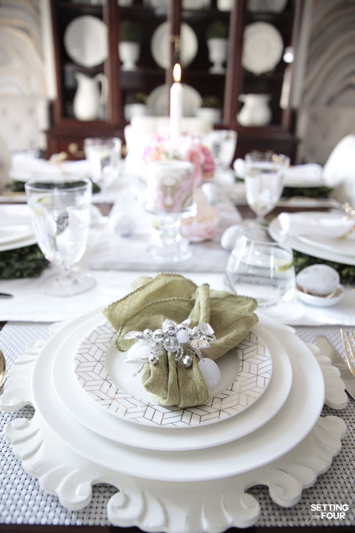 Elegant dining room and Easter dinner party decor ideas for the table.