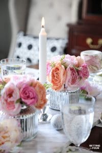 Decorate your dining space for Easter with these elegant Easter table decor ideas! See these beautiful Easter colored floral arrangements, centerpiece ideas, Easter egg decor, place settings, chargers, cutlery and linen ideas to entertain in style!