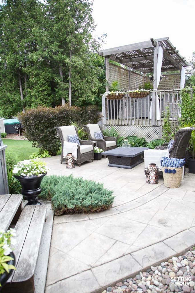 Outdoor Patio Makeover and outdoor decor ideas #decor #decorideas #outdoor #flowergarden #containers