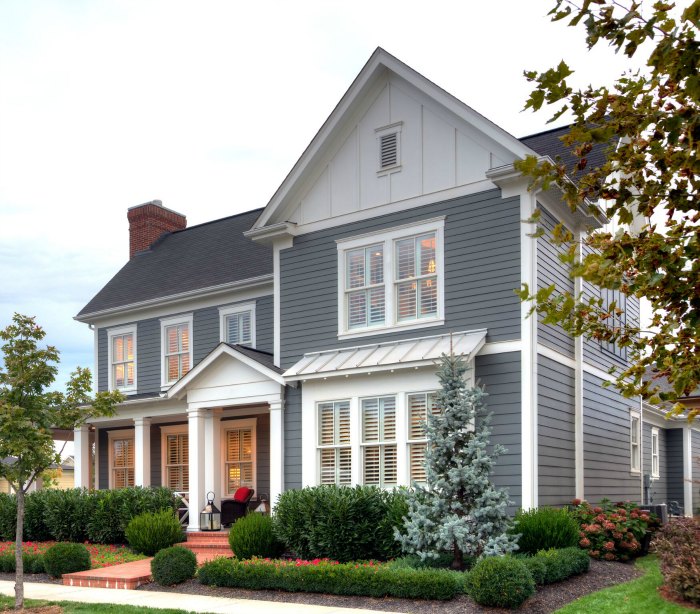 12 Curb Appeal Design Elements & Porch Decor Tips #curbappeal #decor #porch #exterior #homeimprovement #design #siding #decorideas #JamesHardieInspired