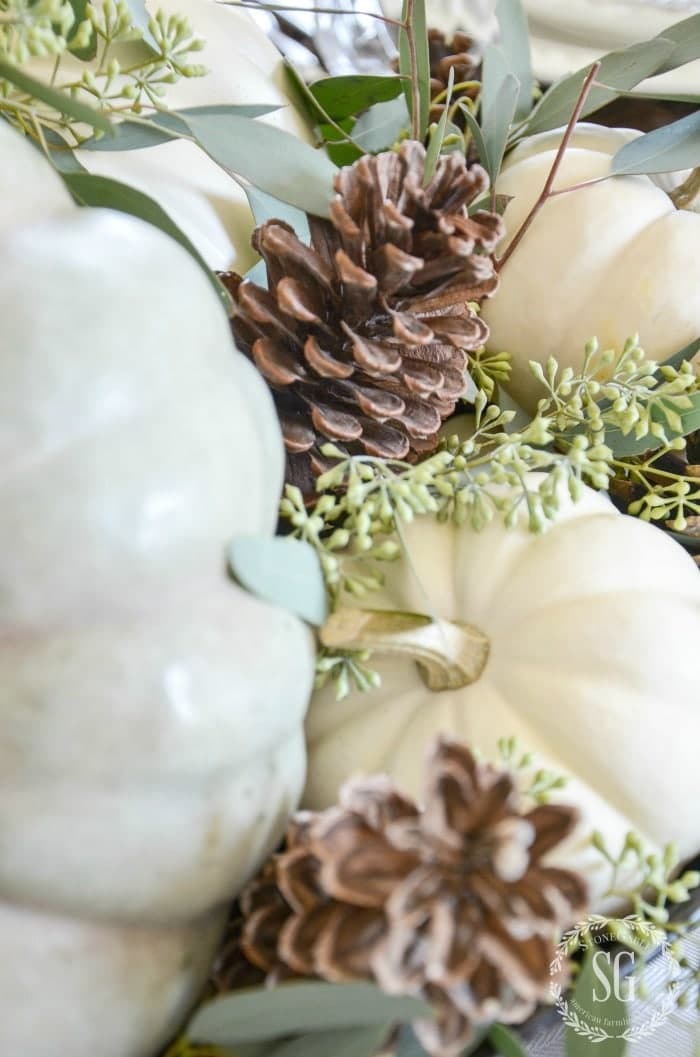 NATURAL THANKSGIVING TABLESCAPE-pumpkins-pinecones-tonegableblog