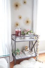 See these easy Christmas Bar Cart Decor & Styling ideas! How to get your bar cart party ready with drinks and decor for entertaining Christmas guests or just to enjoy with your family! #christmas #barcart #party #family #entertaining #decor #guests #decor