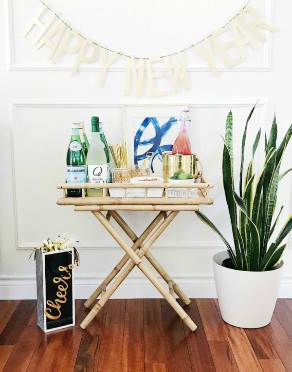 New Year's Eve Bar Cart party ideas. #banner #barcart #decor #holidaydecor #entertaining