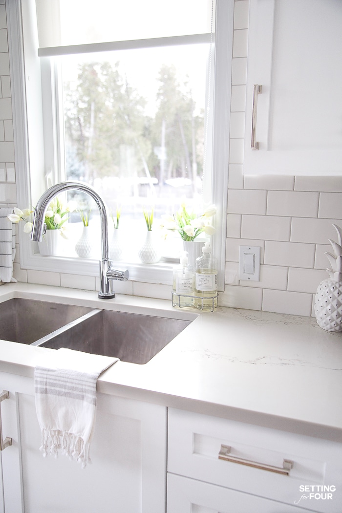 Kitchen stainless steel under mount sink with Delta Trinsic pulldown faucet in chrome. #stainlesssteel #doublebowl #sink #pulldown #kitchen #faucet 