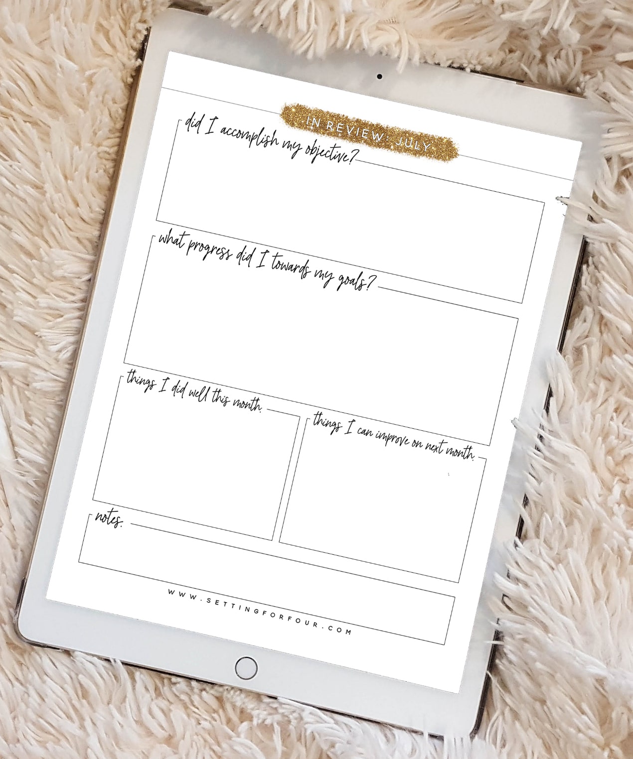 Amazing 2019 Planner printable pack with 106 pages to organize your life! #planning #planner #goalsetting #fitness #mom #family #career