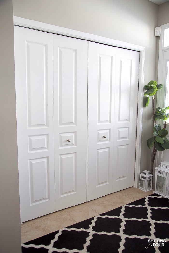 See this easy bifold closet door makeover! Such an inexpensive update on a budget to boring bifold doors! #closet #bifold #door #makeover #doorknobs #home #ideas #easy #simple #budget