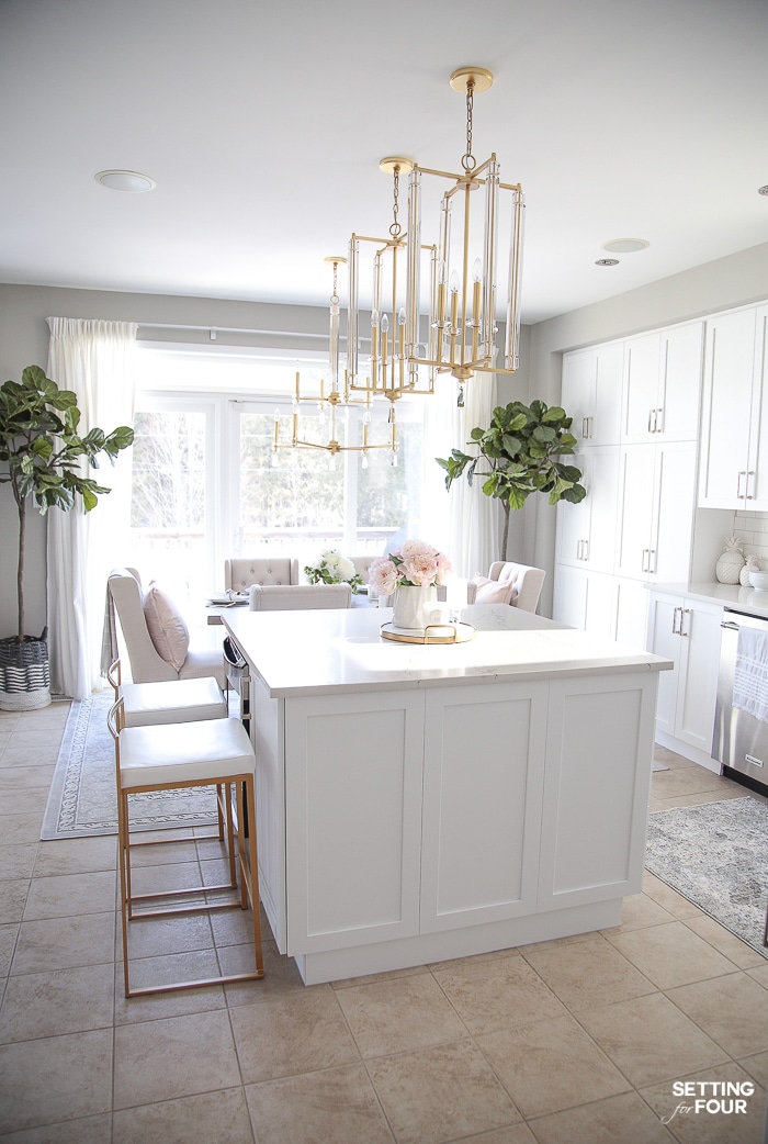 Light and Bright Spring kitchen and kitchen island decor ideas #spring #light #bright #kitchen #decor #ideas #kitchenisland