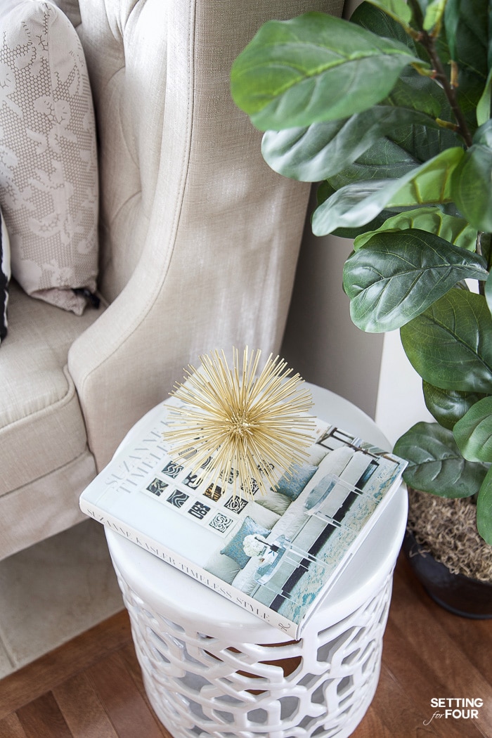 White garden stool decor idea. #endtable #decorations #gardenstool #white