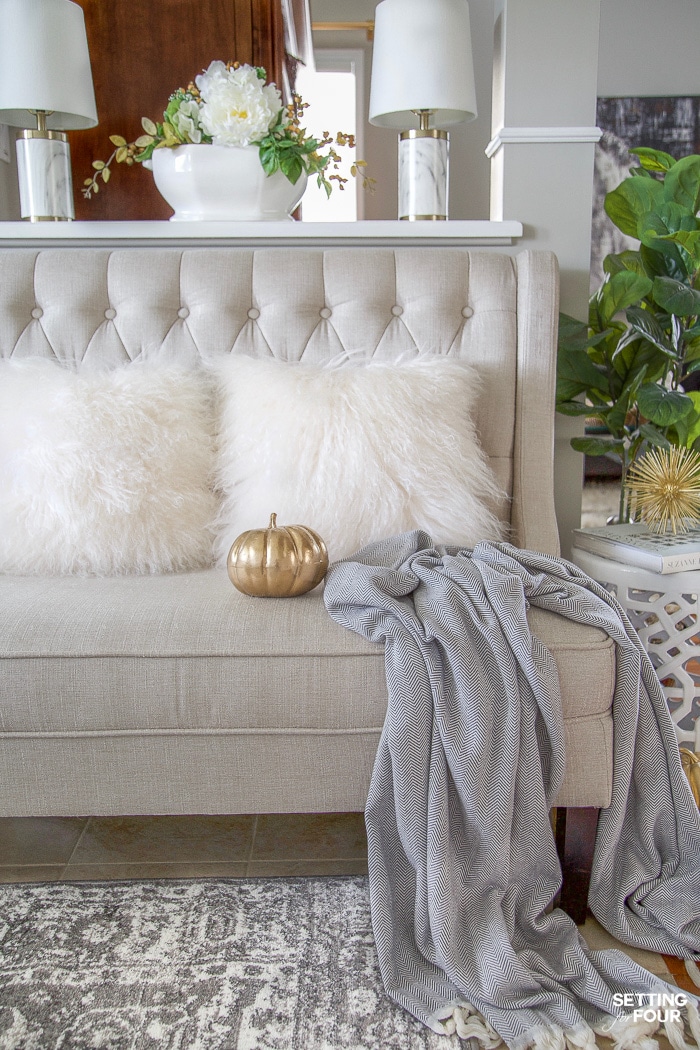 4 Simple Modern Fall Foyer Decorating Ideas! I LOVE this bench, gray and ivory area rug and gray throw blanket!