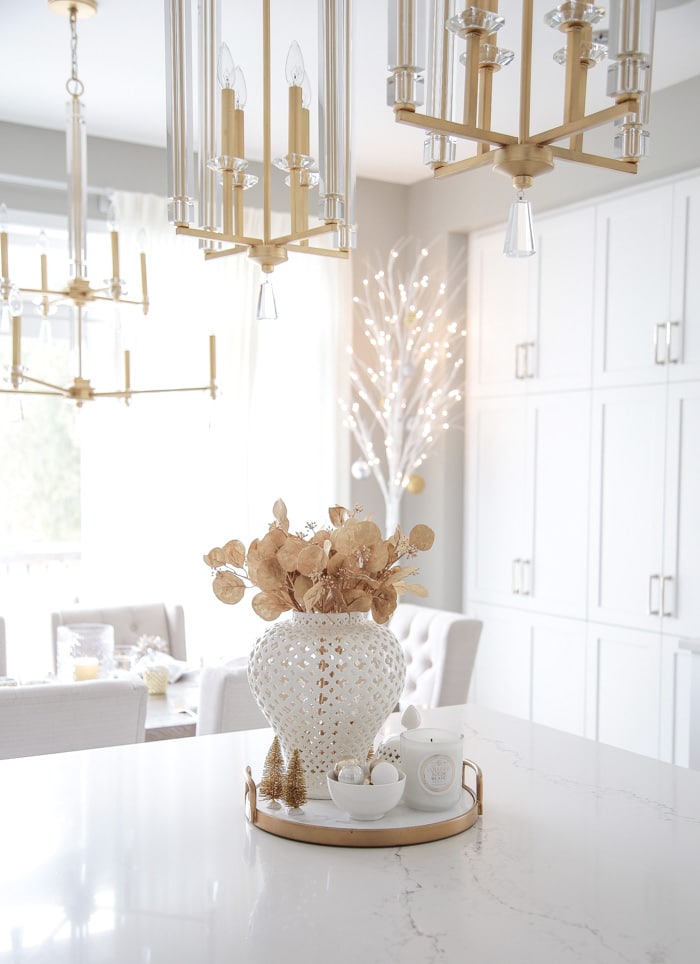 Modern Glam Christmas Kitchen Island Decor Ideas.