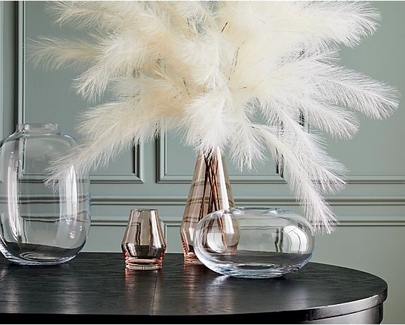 Elegant winter decor ideas using beautiful pampas grass for the modern farmhouse and glam home! 