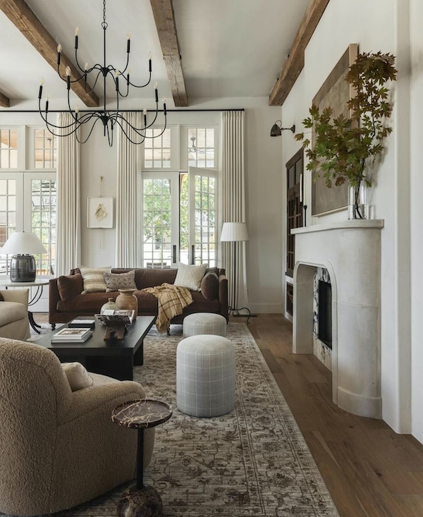 How To Make A Living Room Look Cohesive and Pulled Together! Designer secrets for a cohesive room. Color palette, furniture, layout, decor ideas. Modern Living Room. Neutral Living Room. Natural style.