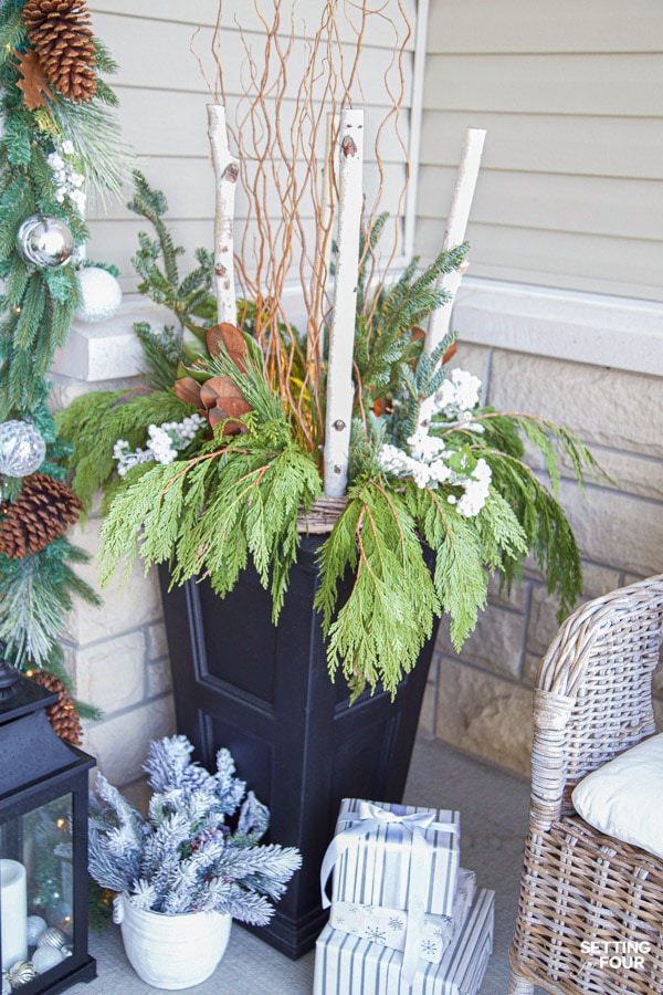 Festive, elegant & neutral Christmas porch decor ideas to adorn your home for the holidays!